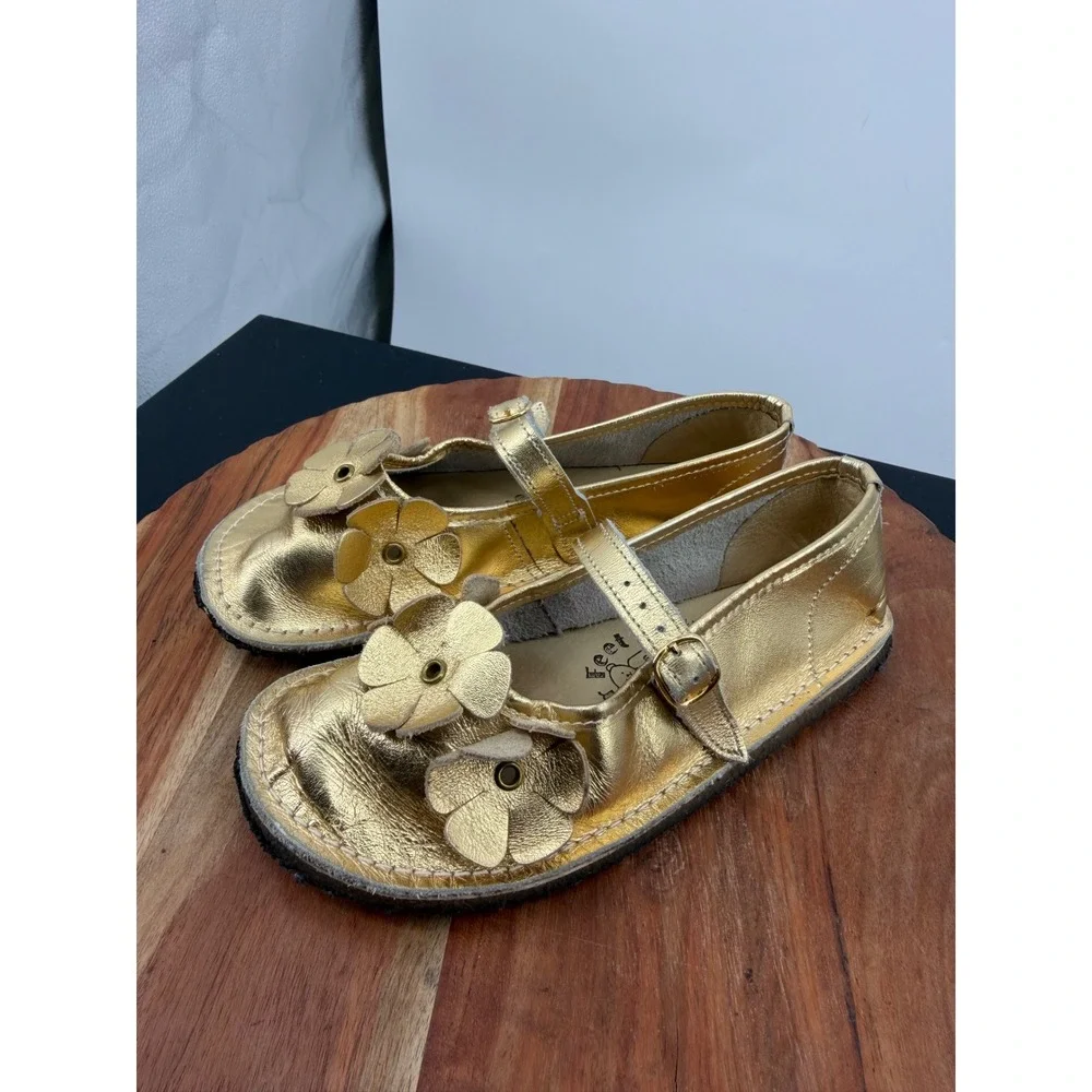 Bear‎ Feet Gold Leather Flower Mary Jane Shoes Kids 13 Metallic Floral Flats